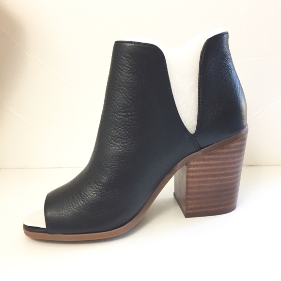 Sole Society Shoes - Charliece Smooth Tumbled Leather Peep Toe Sandal